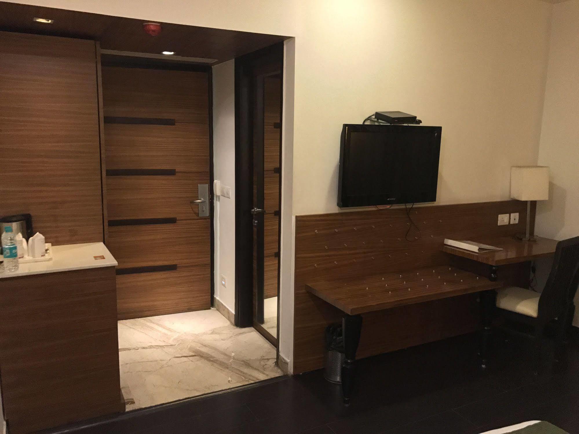 Hotel Ivory 32 Νέο Δελχί Εξωτερικό φωτογραφία